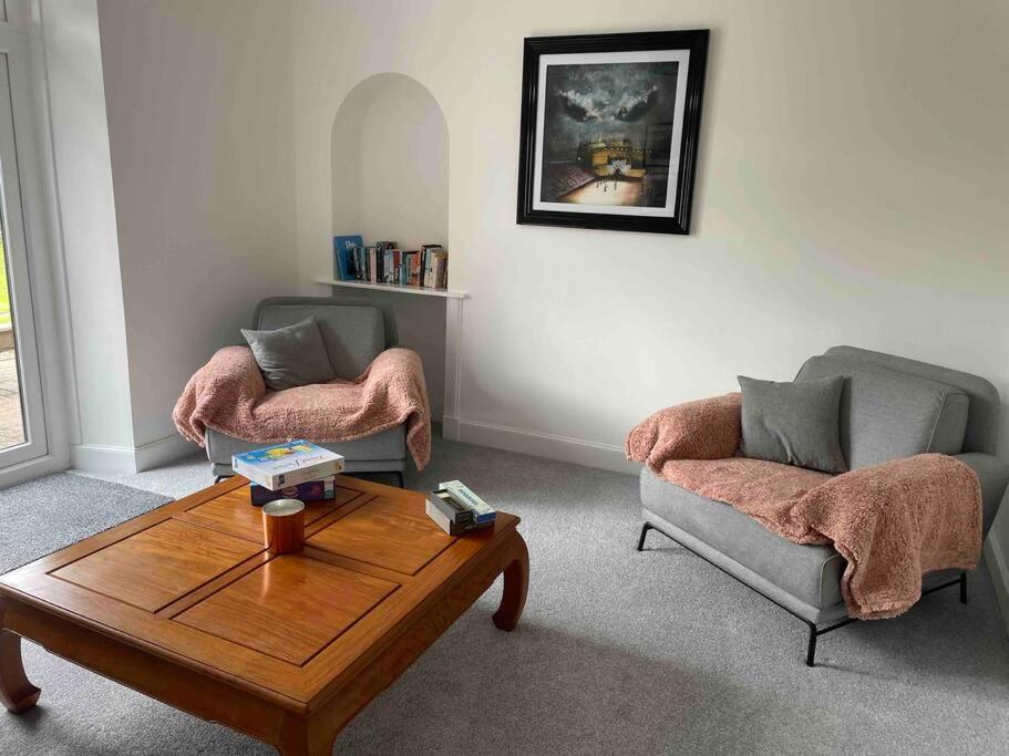 Fantastic Home In Brightons, Falkirk. Polmont Eksteriør bilde