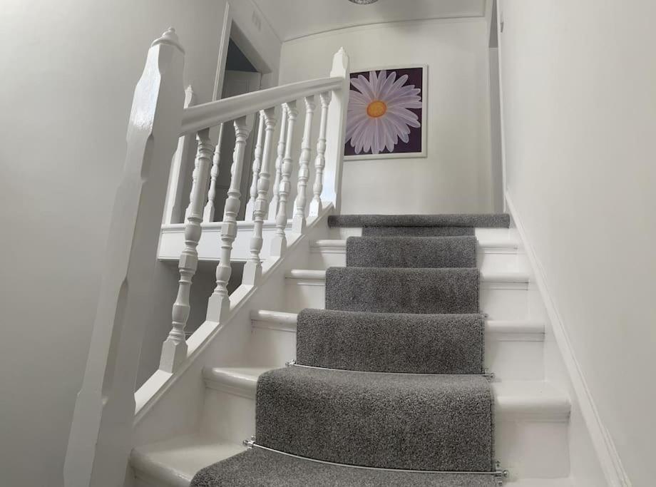 Fantastic Home In Brightons, Falkirk. Polmont Eksteriør bilde