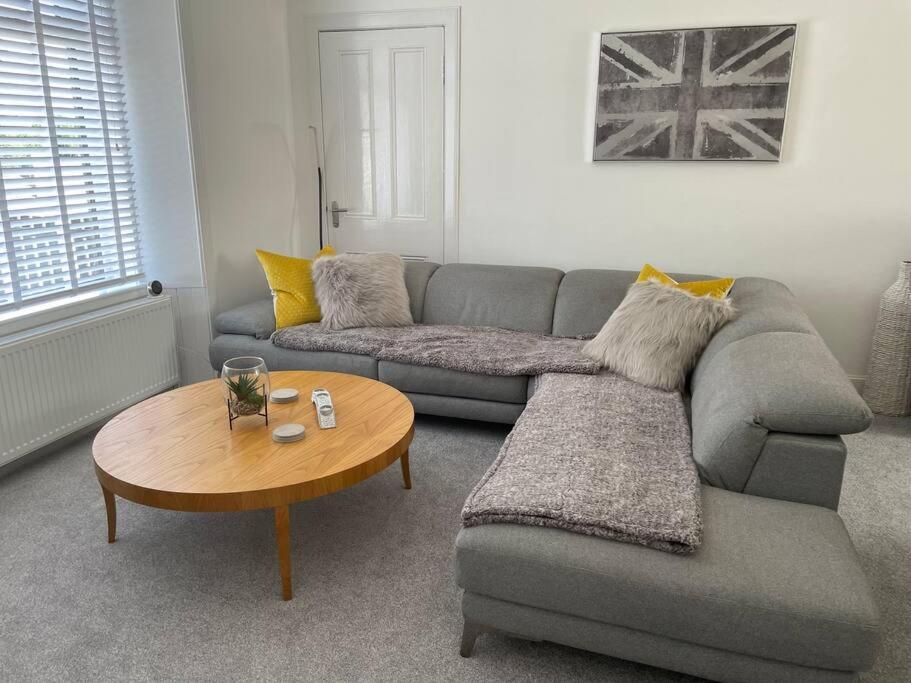 Fantastic Home In Brightons, Falkirk. Polmont Eksteriør bilde